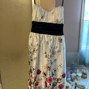 Trixxi Sleeveless Dress with Floral Design size 9